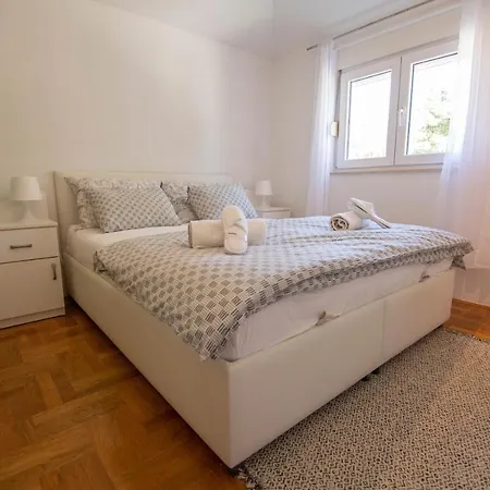Apartment R&r Podstrana